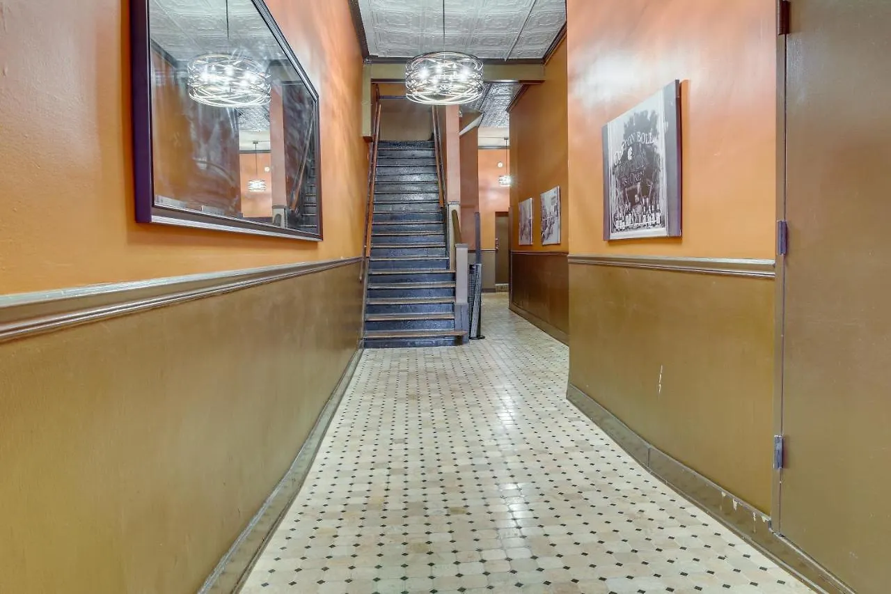 Historic Memphis Condo Walk To Beale Street! 0*,